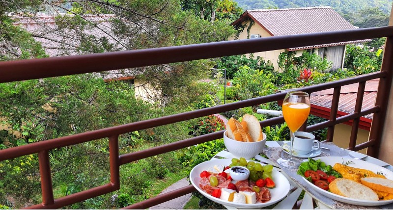 Villa Alejandro_Garden Suite_Breakfast Terrace